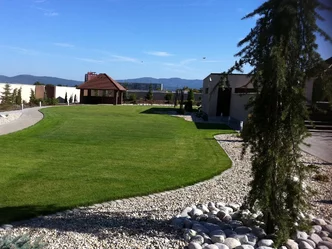 Trávnik Trávnik